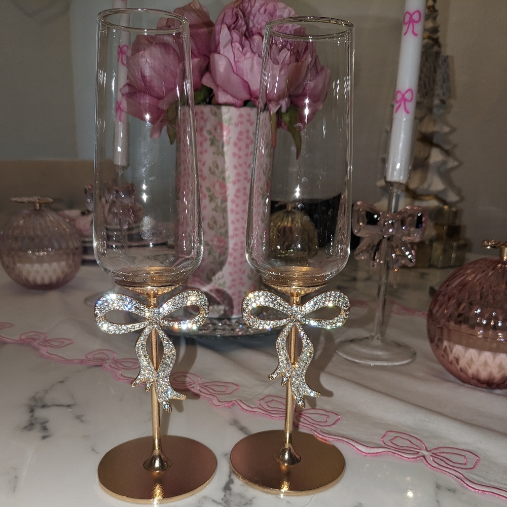 Set of 2  Gold Rhinestone Bow Champagne Flutes